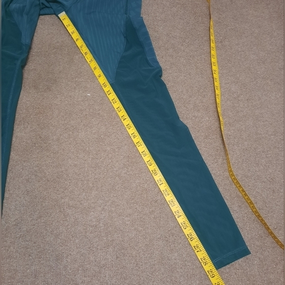 ALO (Medium) Green Mesh Motion Leggings - Picture 10 of 10